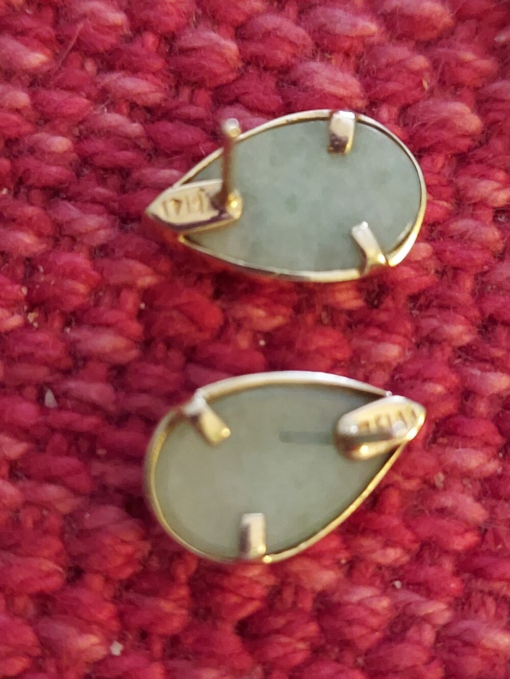 Vintage 14k Jade Stud Earrings - Picture 5 of 7